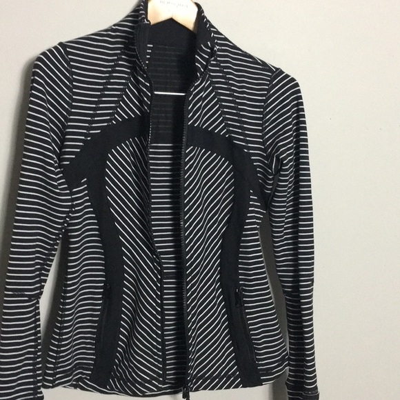 Lululemon • Parallel Stripe Define Jacket-size 8 - Picture 6 of 9